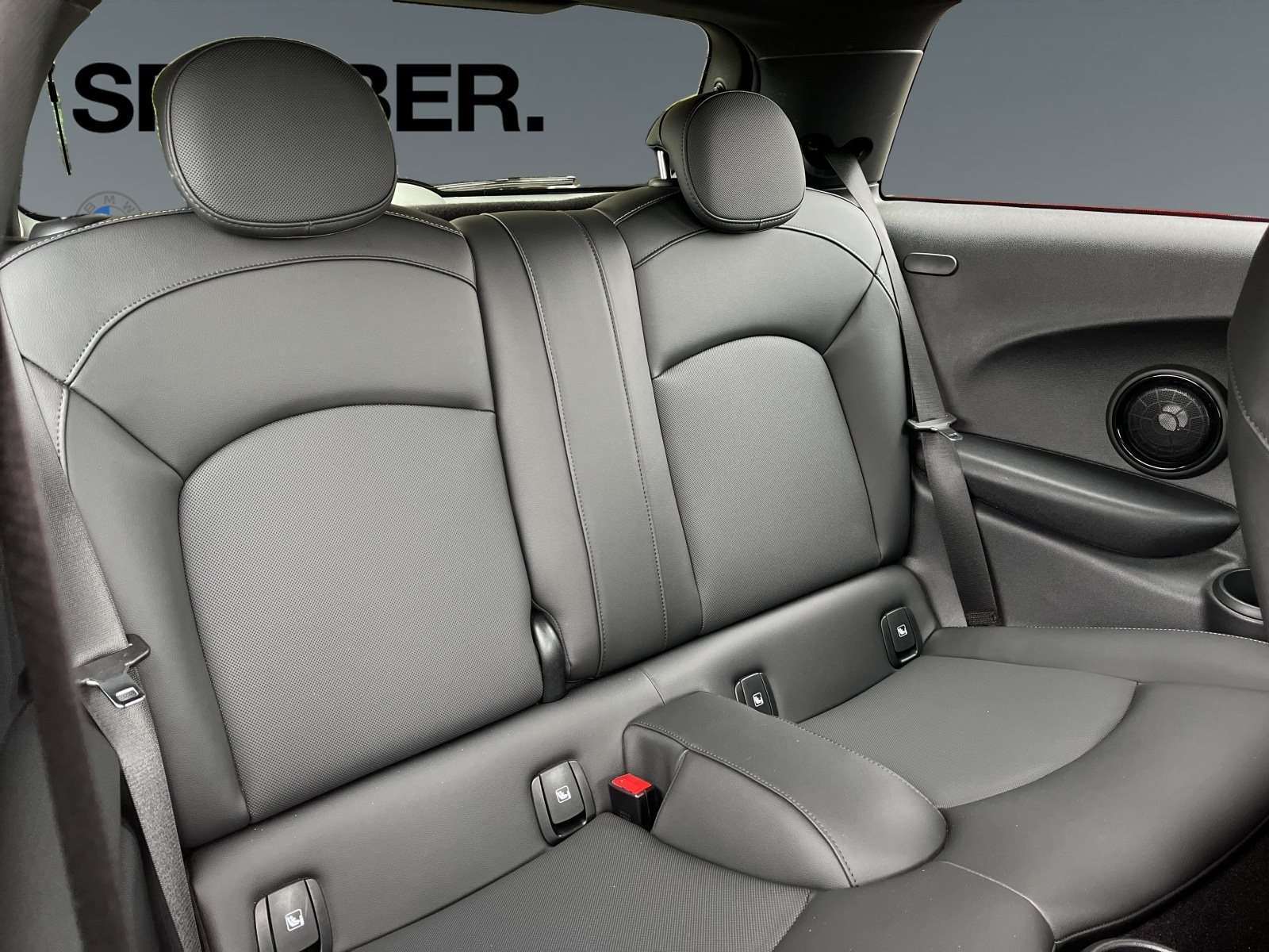 Fahrzeugbild eines MINI COOPER