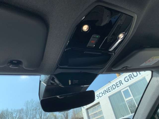 Fahrzeugbild eines Renault Rafale