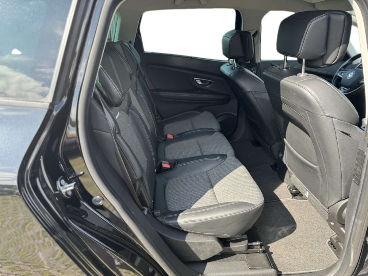 Fahrzeugbild eines Renault Grand Scénic