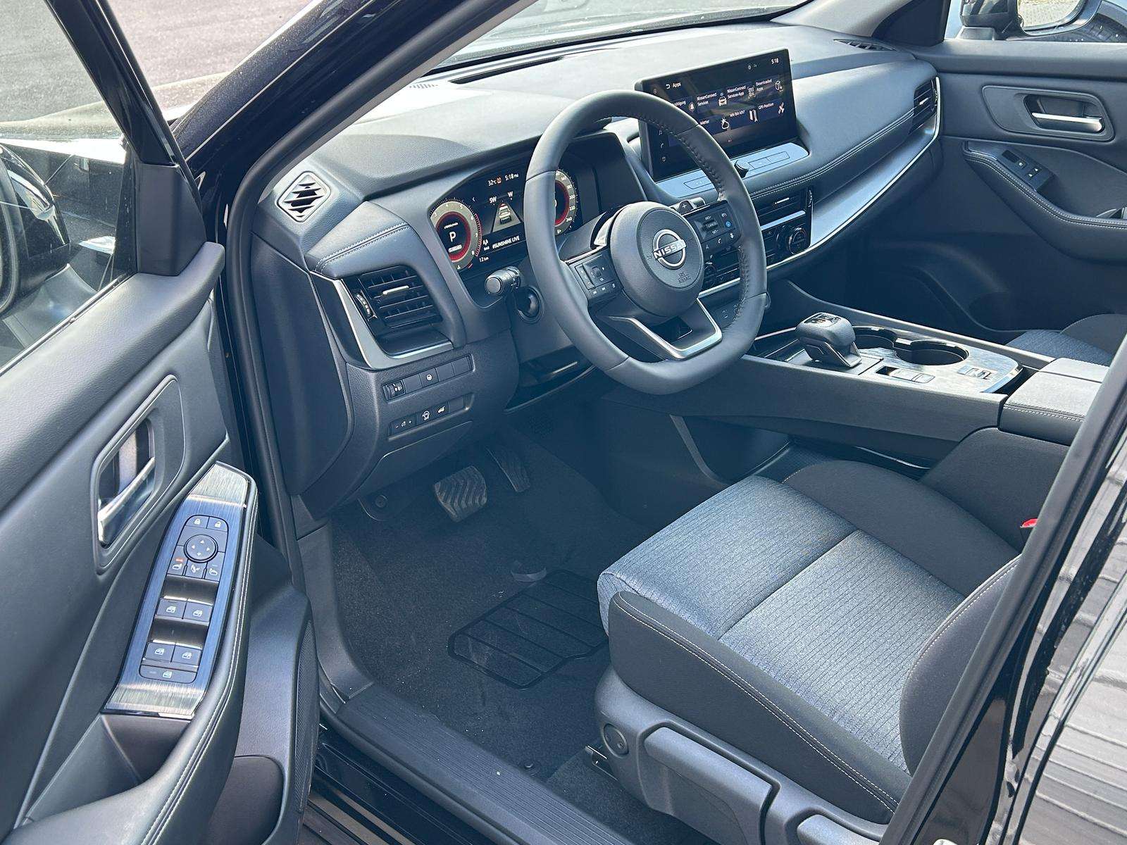 Fahrzeugbild eines Nissan X-TRAIL