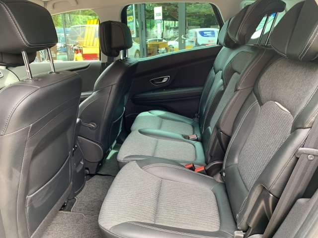 Fahrzeugbild eines Renault Scénic