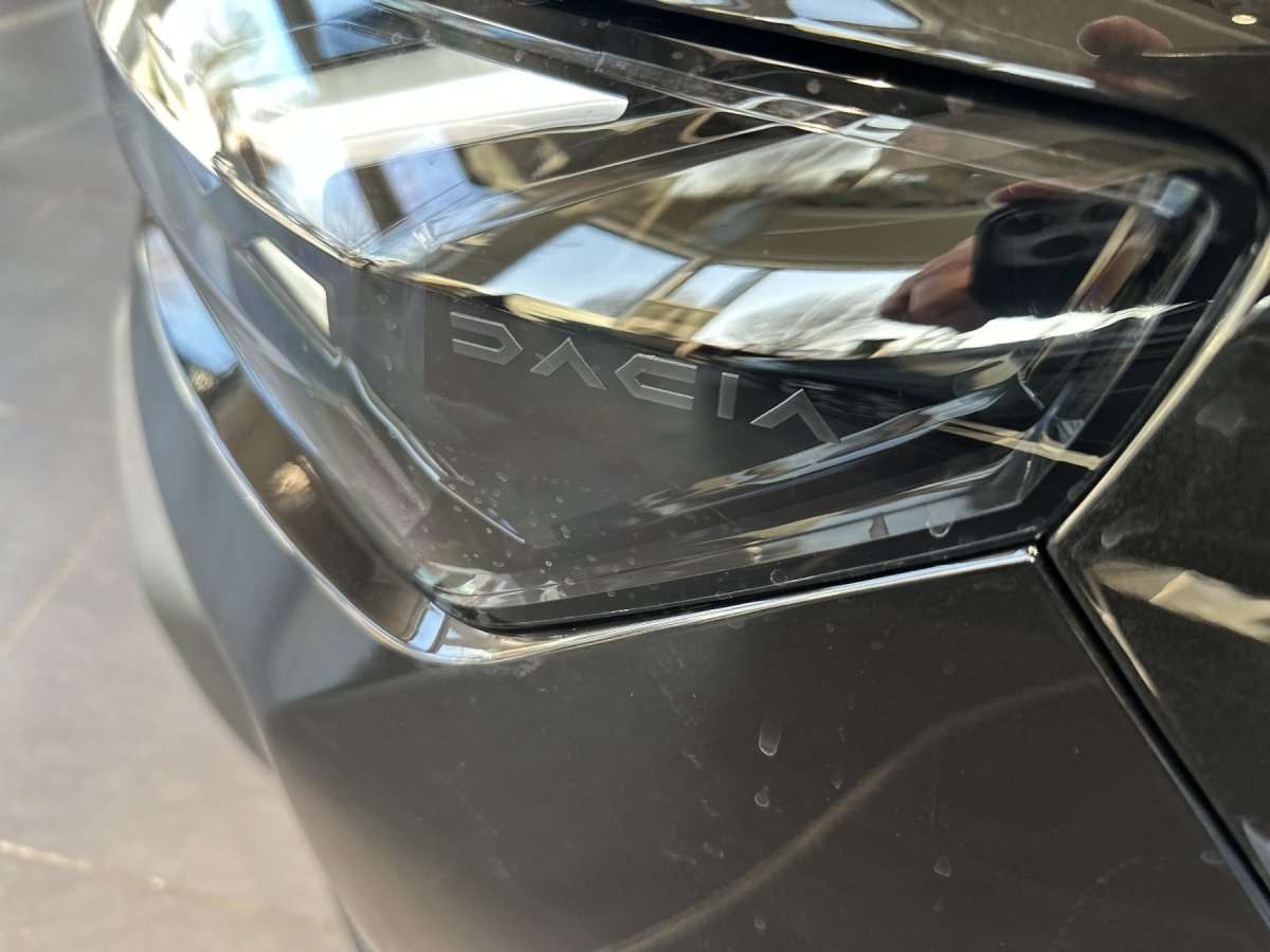 Fahrzeugbild eines Dacia Duster