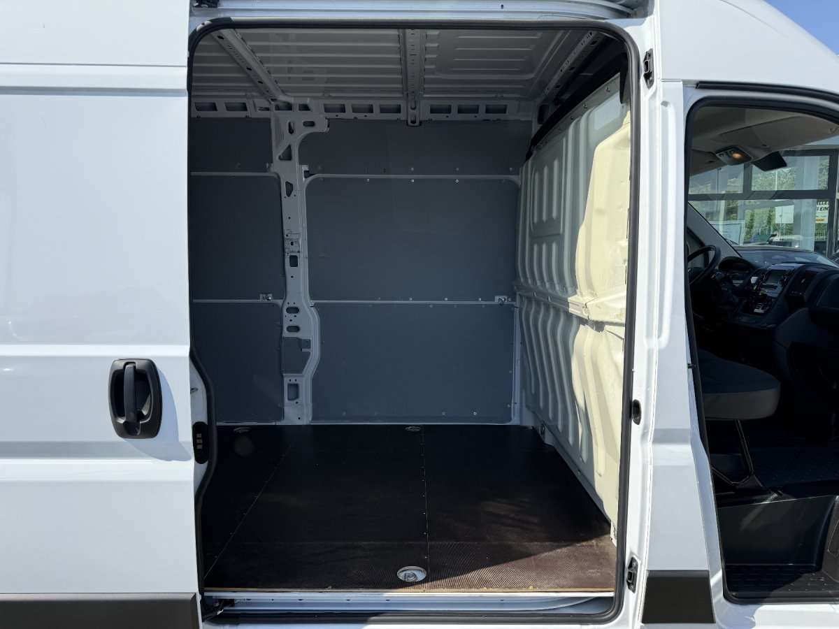 Fahrzeugbild eines Opel Movano