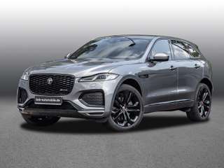 Schräge Frontansicht auf einen Jaguar F-PACE , freigestellt