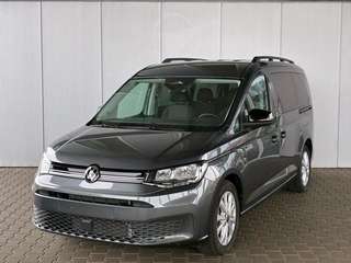 Schräge Frontansicht auf einen Volkswagen Caddy , freigestellt