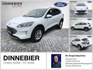 Schräge Frontansicht auf einen Ford Kuga , freigestellt