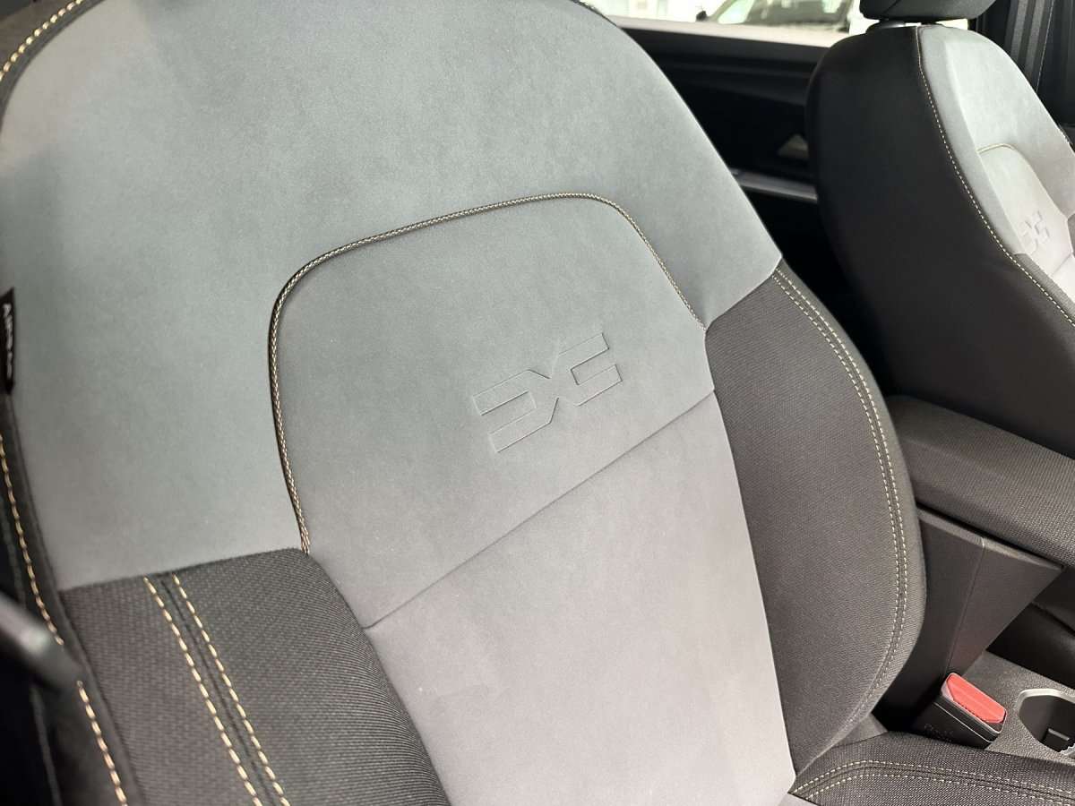 Fahrzeugbild eines Dacia Jogger