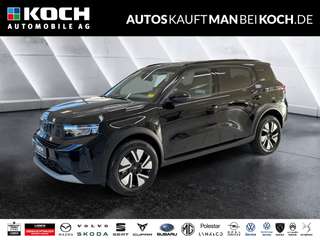 Schräge Frontansicht auf einen Opel Frontera , freigestellt