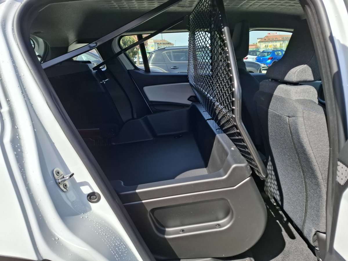 Fahrzeugbild eines Renault 4 E-TECH