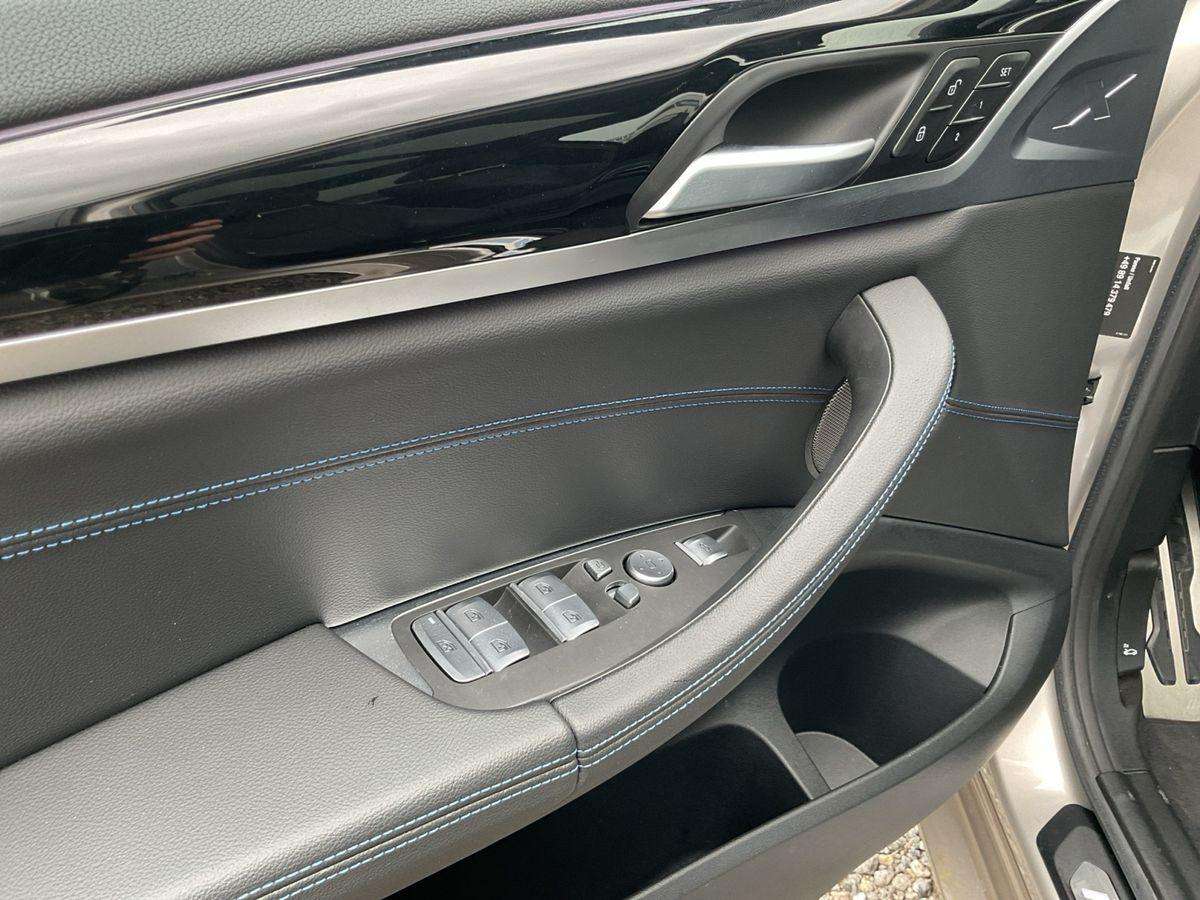 Fahrzeugbild eines BMW ix3