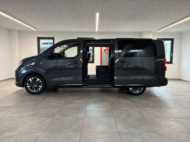 Fahrzeugbild eines Opel Zafira Life