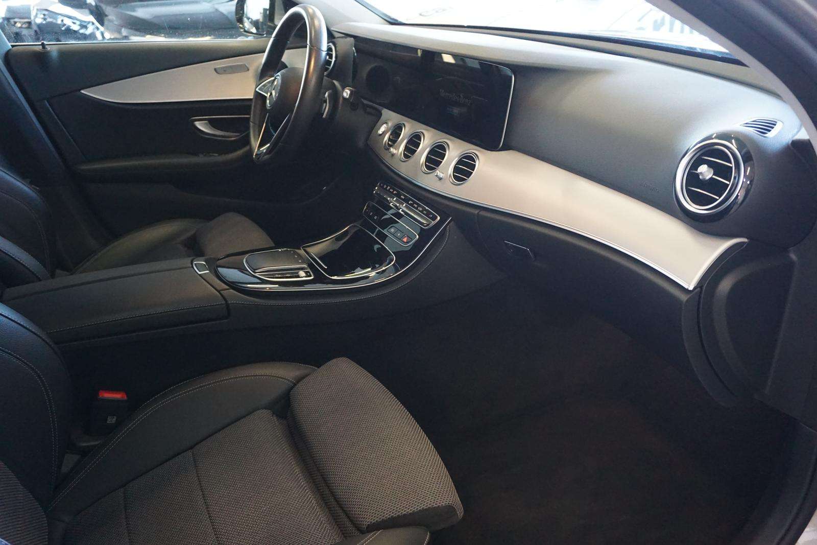 Fahrzeugbild eines Mercedes-Benz E-Klasse