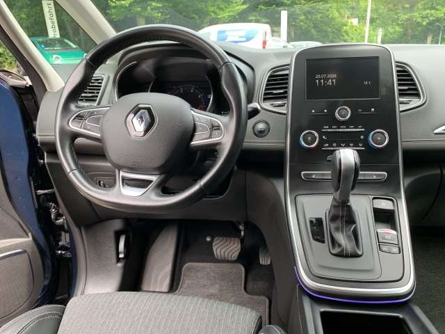 Fahrzeugbild eines Renault Scénic