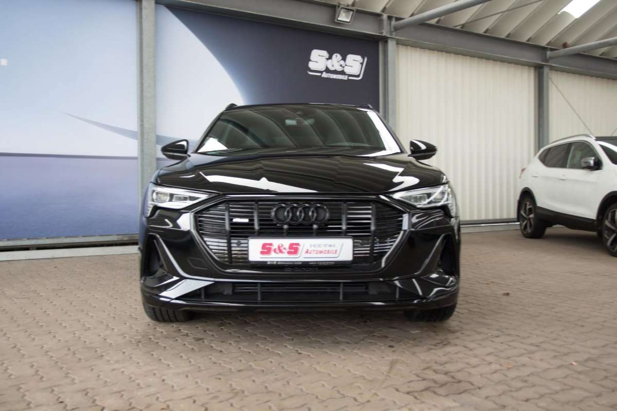 Fahrzeugbild eines Audi e-tron