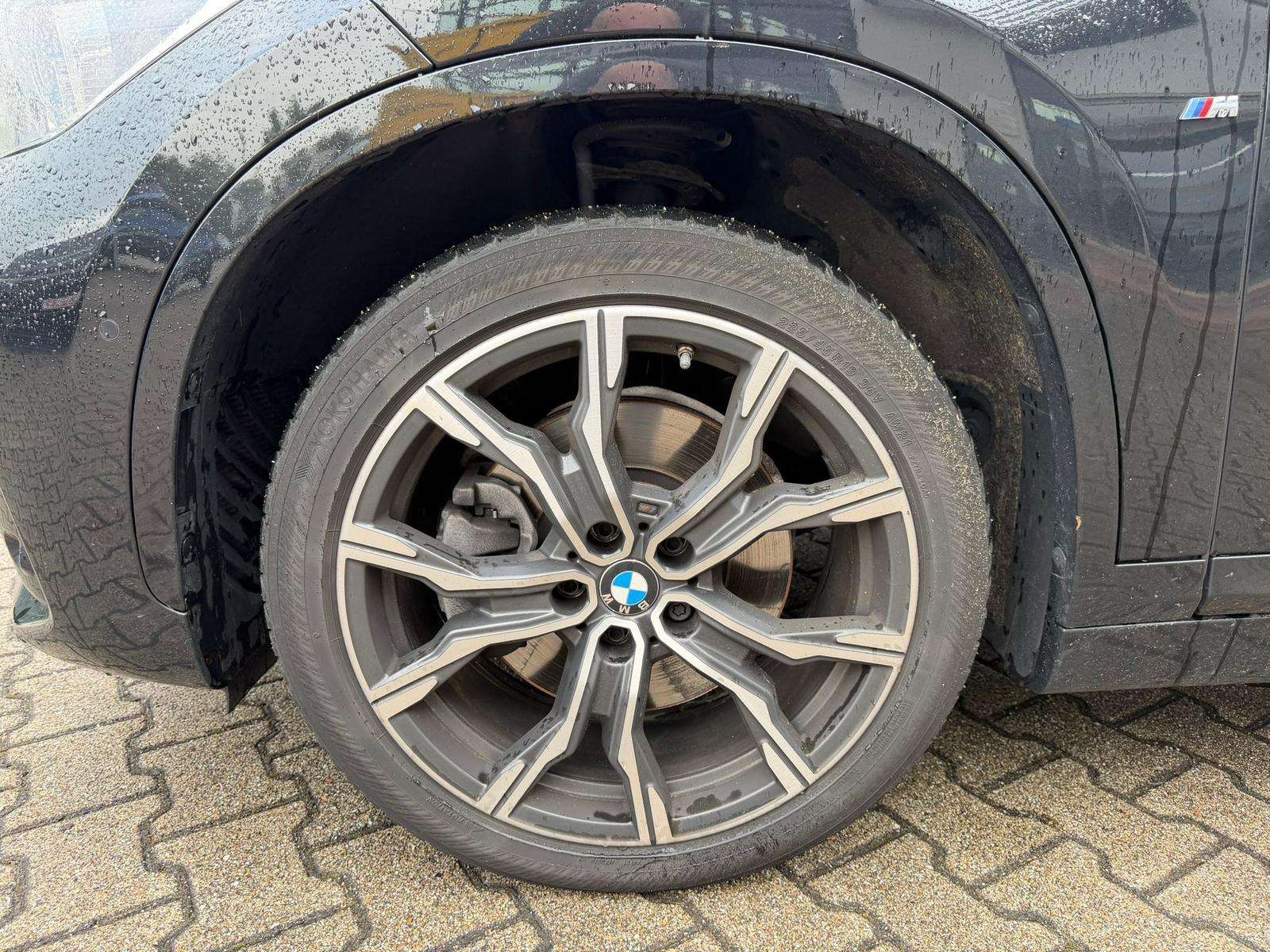 Fahrzeugbild eines BMW X1