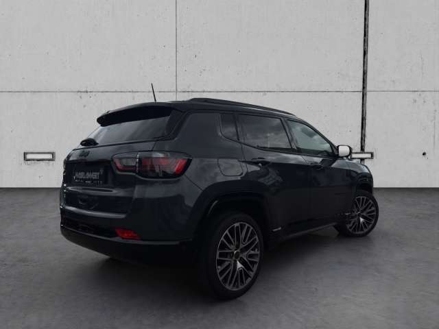 Fahrzeugbild eines Jeep Compass