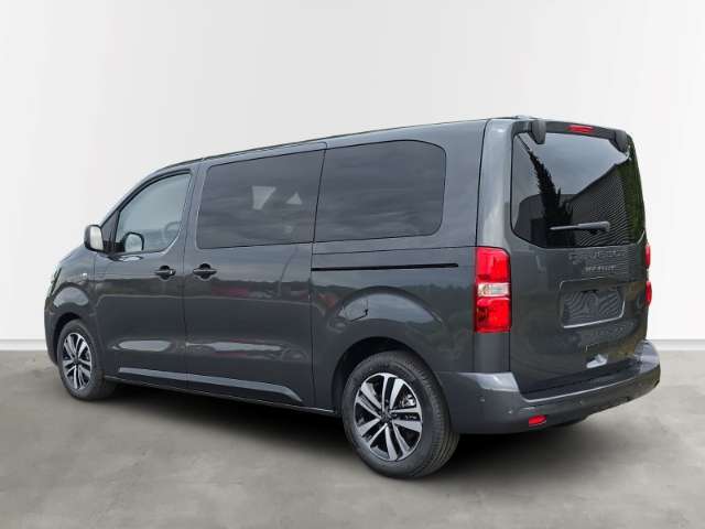 Fahrzeugbild eines Peugeot Traveller