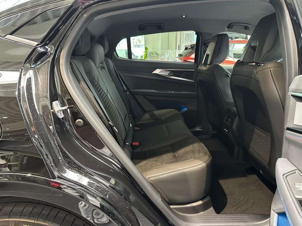 Fahrzeugbild eines Renault Rafale