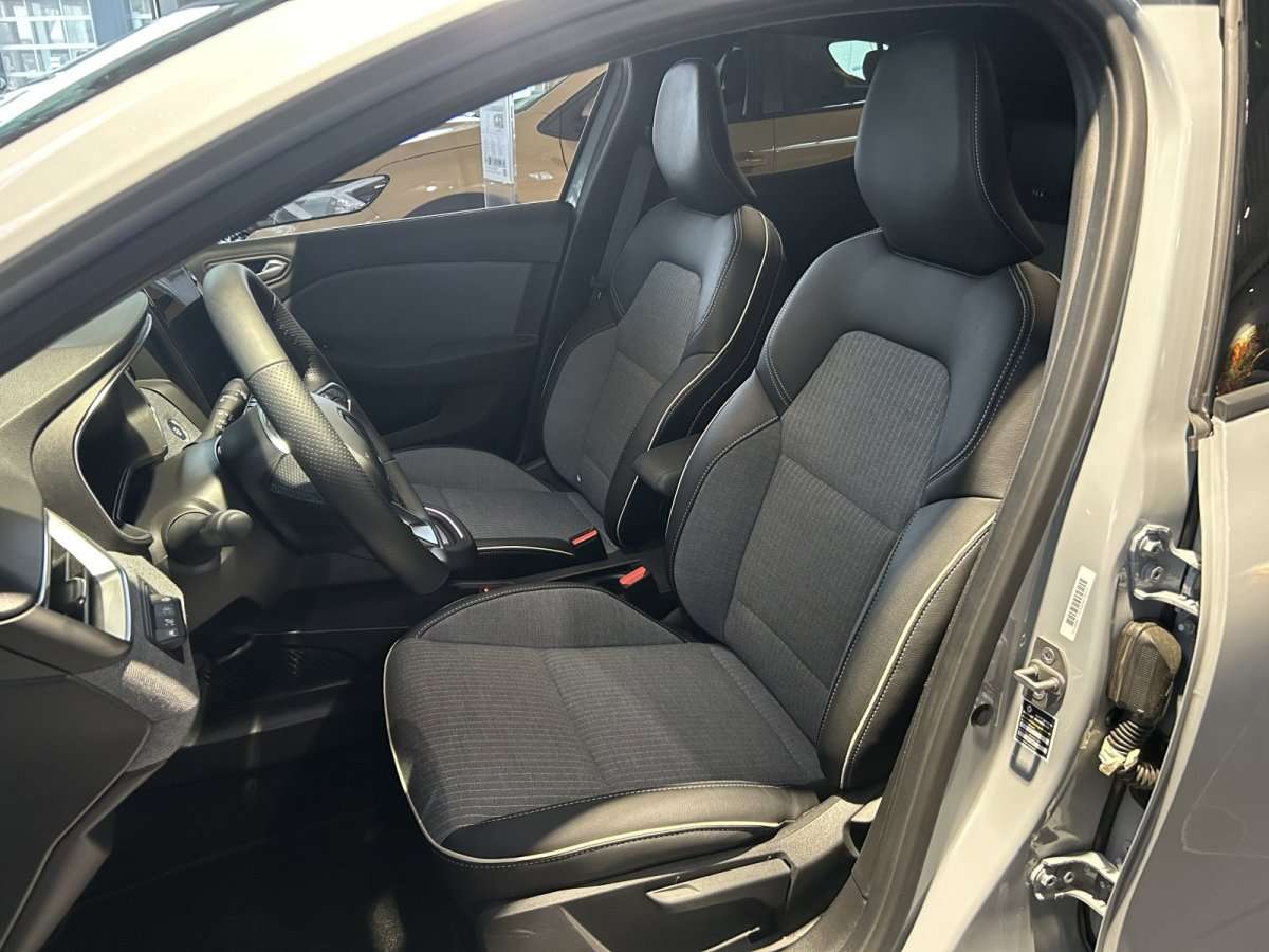 Fahrzeugbild eines Renault Clio