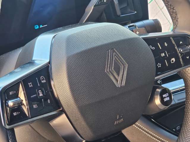 Fahrzeugbild eines Renault Rafale