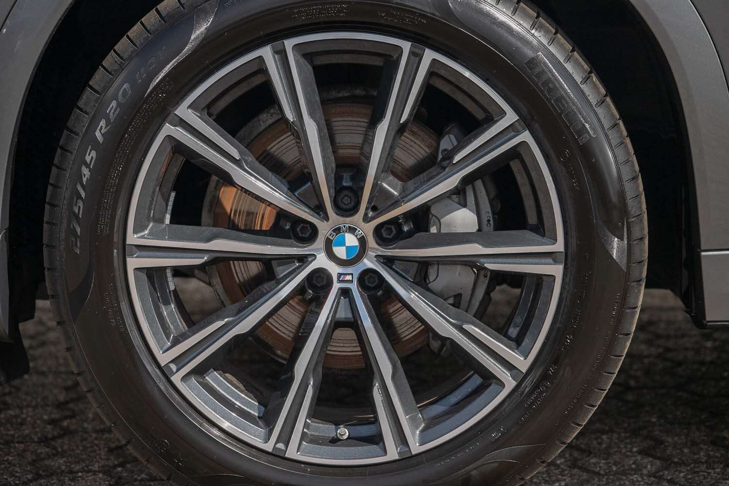 Fahrzeugbild eines BMW X6