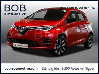 Schräge Frontansicht auf einen Renault ZOE , freigestellt