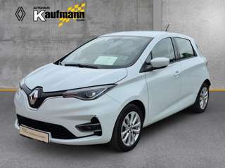 Schräge Frontansicht auf einen Renault ZOE , freigestellt