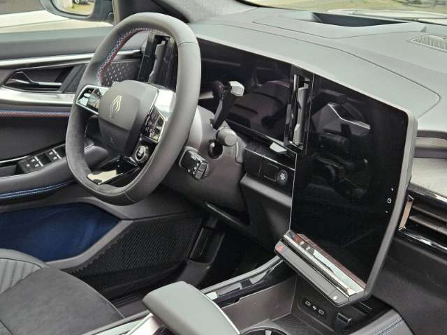 Fahrzeugbild eines Renault Rafale