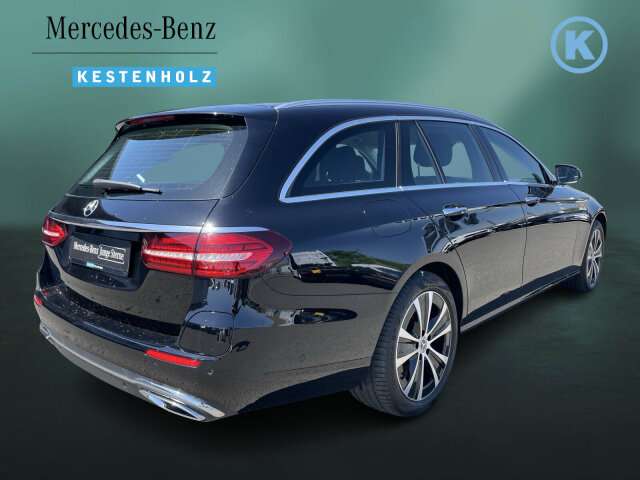 Fahrzeugbild eines Mercedes-Benz E-Klasse