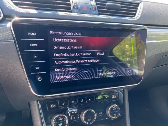 Fahrzeugbild eines Skoda Superb