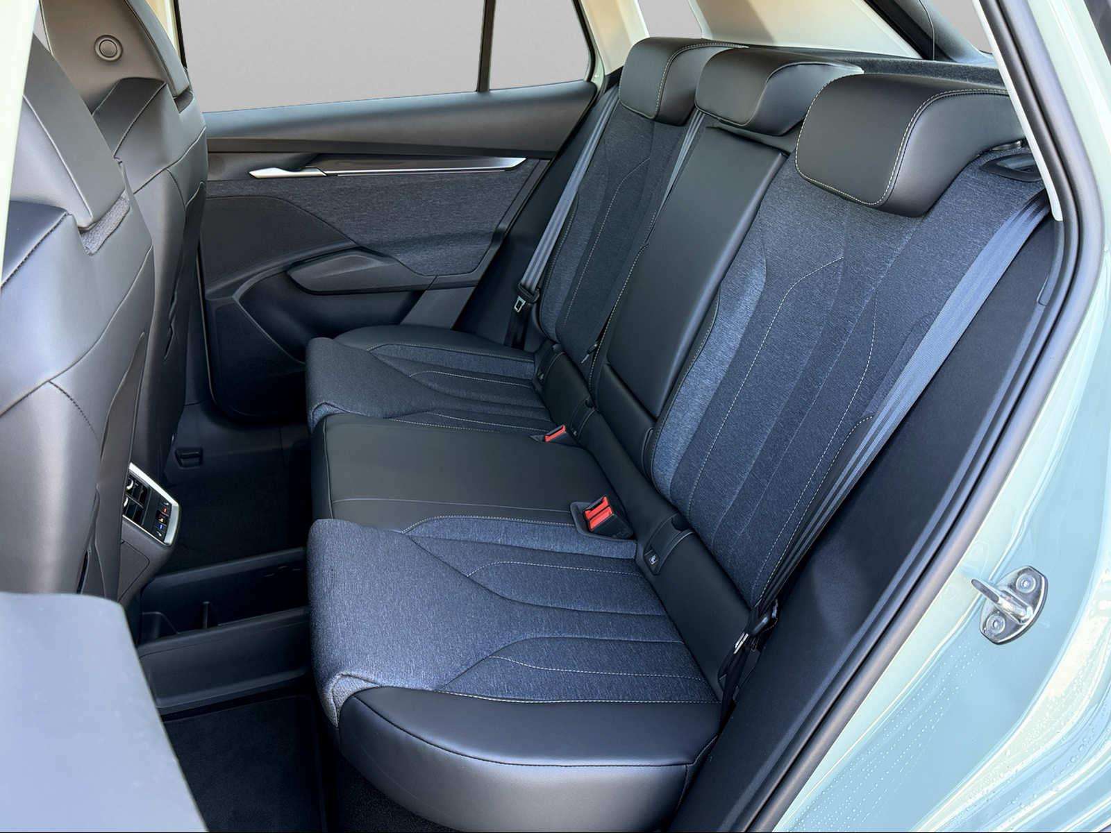 Fahrzeugbild eines Skoda ELROQ