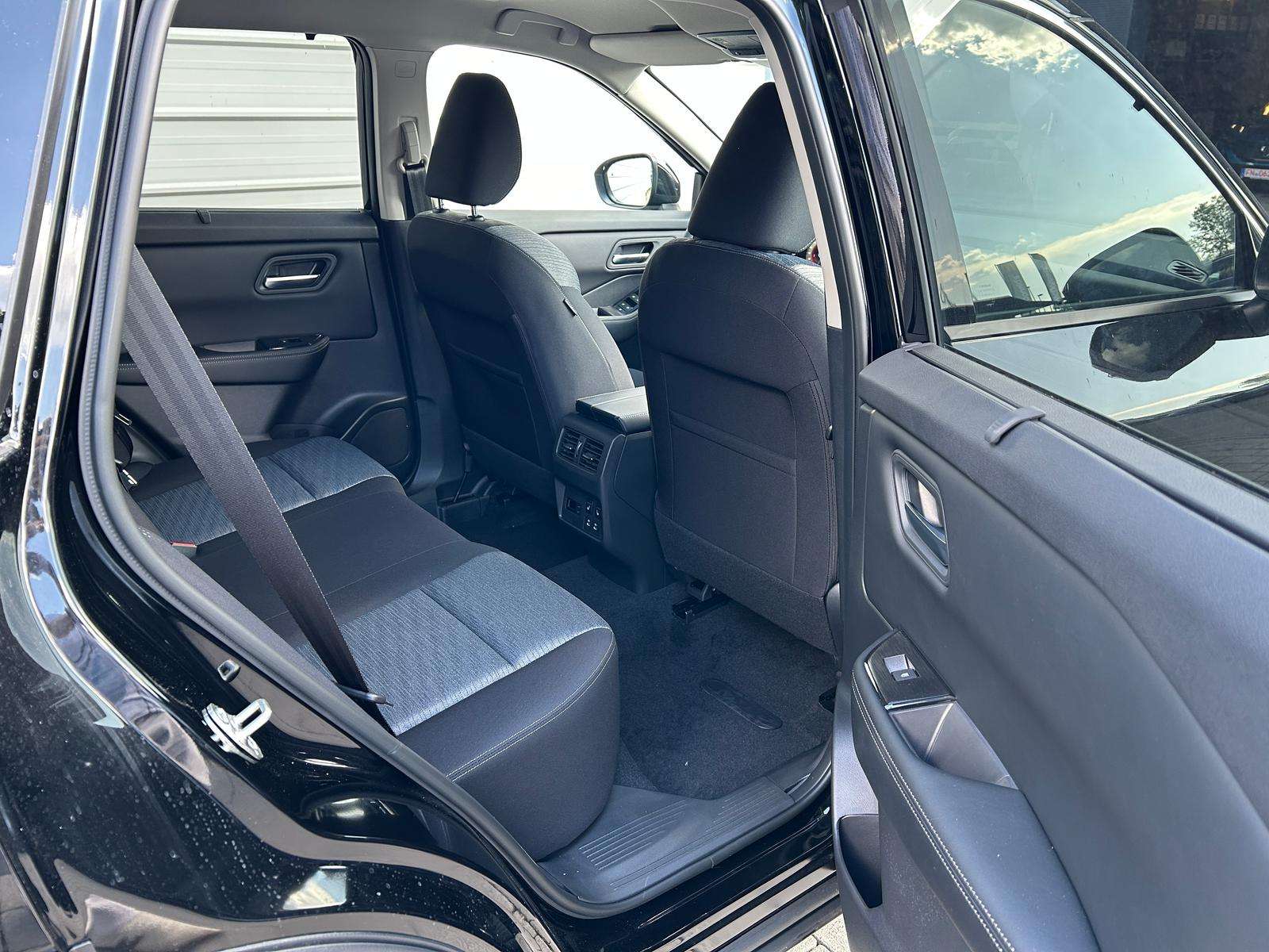 Fahrzeugbild eines Nissan X-TRAIL