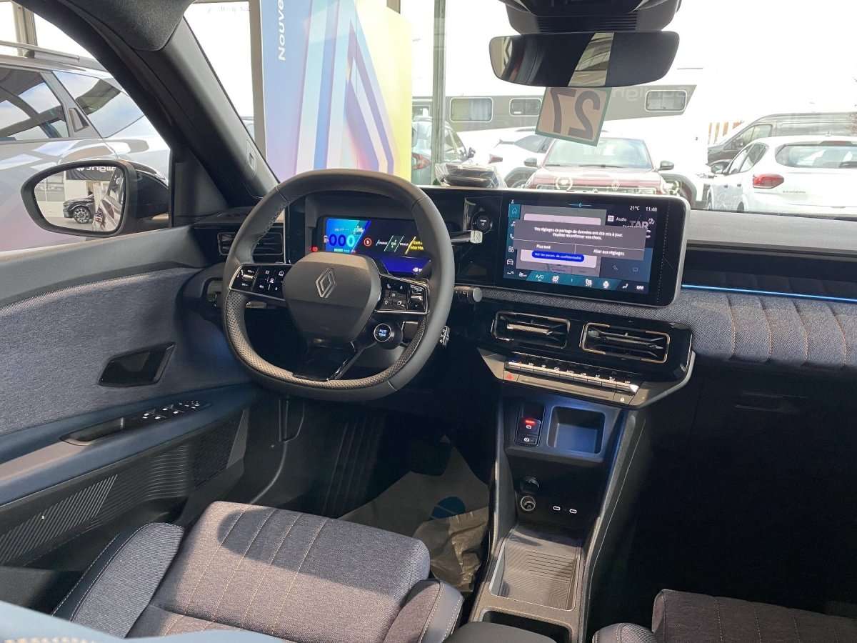 Fahrzeugbild eines Renault 4 E-TECH