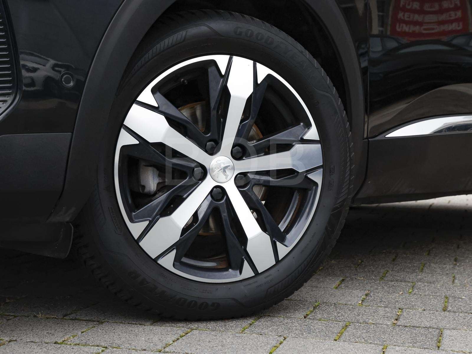 Fahrzeugbild eines Peugeot 3008