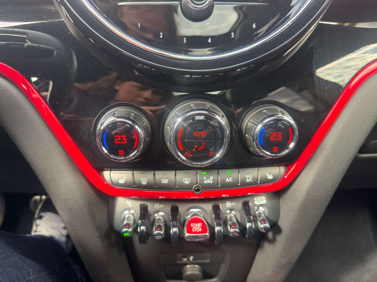 Fahrzeugbild eines MINI MINI