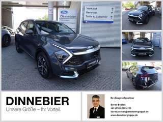 Schräge Frontansicht auf einen Kia Sportage , freigestellt