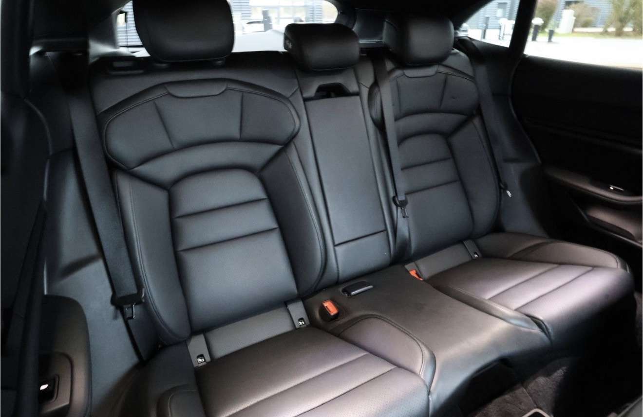 Fahrzeugbild eines Porsche Taycan