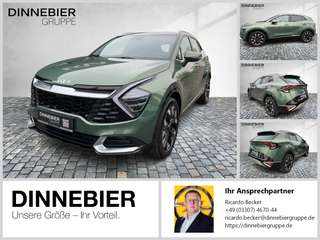 Schräge Frontansicht auf einen Kia Sportage , freigestellt