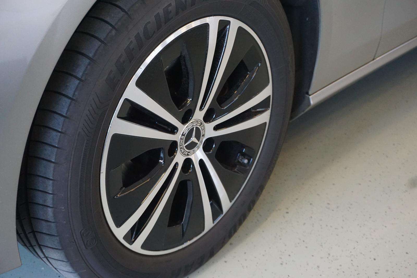 Fahrzeugbild eines Mercedes-Benz E-Klasse