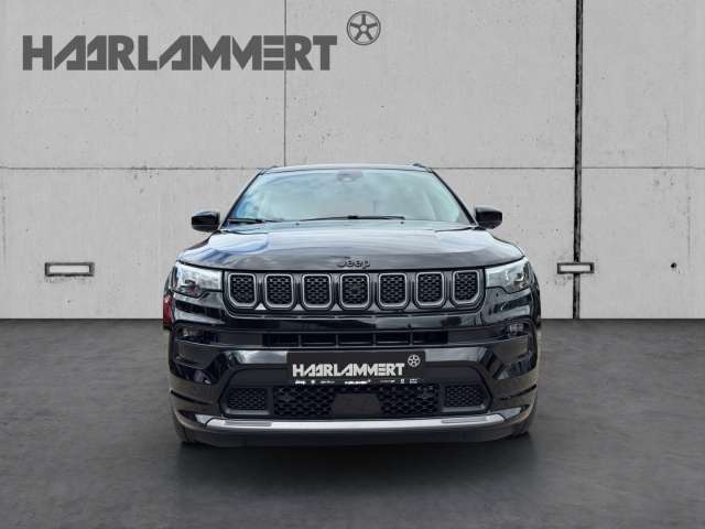 Fahrzeugbild eines Jeep Compass