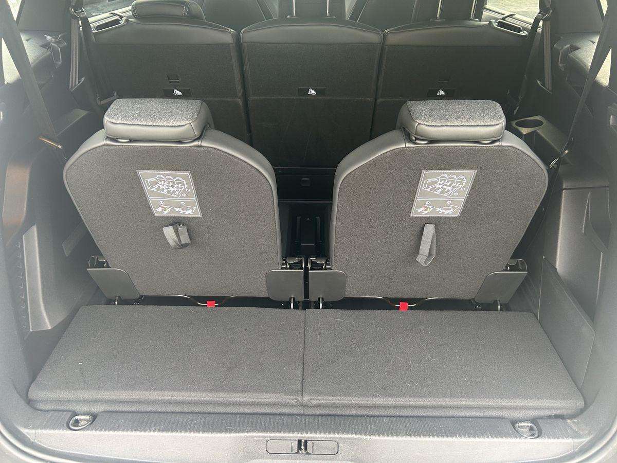 Fahrzeugbild eines Peugeot 5008