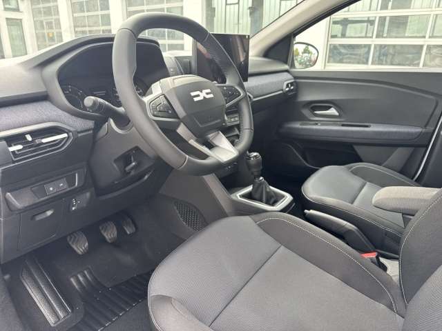 Fahrzeugbild eines Dacia Sandero