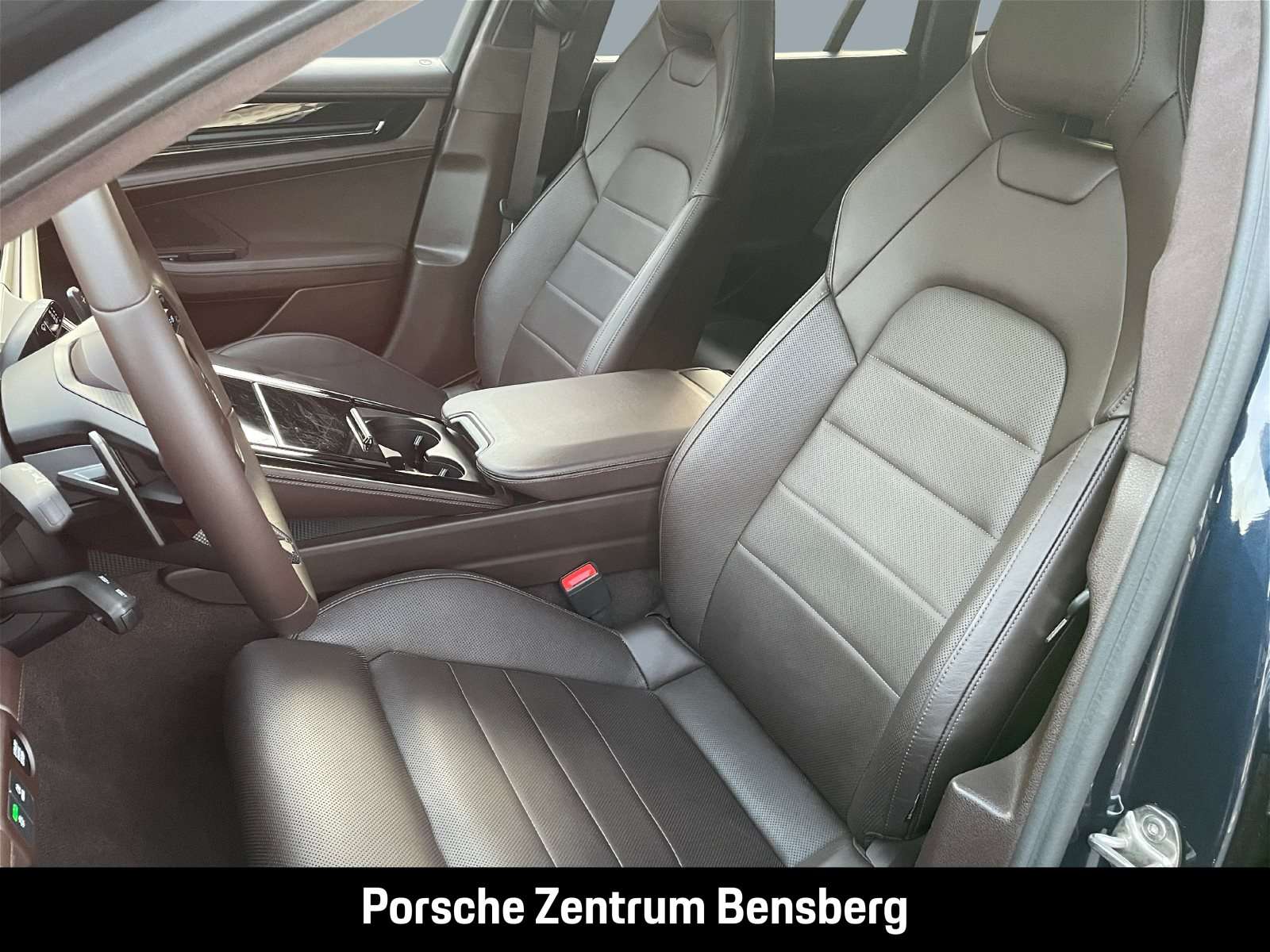 Fahrzeugbild eines Porsche Panamera