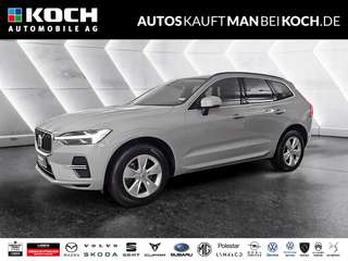 Schräge Frontansicht auf einen Volvo XC60 , freigestellt