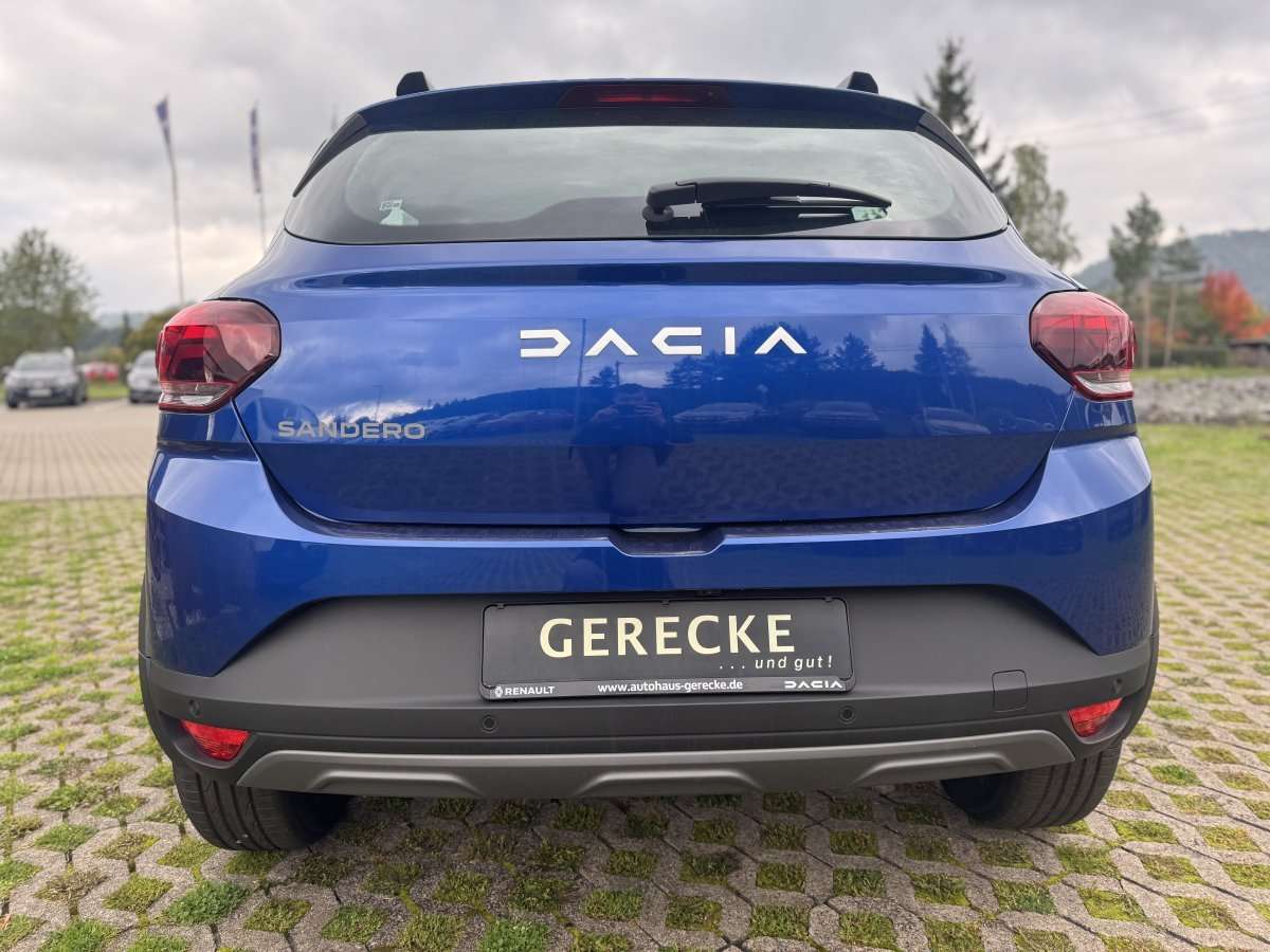 Fahrzeugbild eines Dacia Sandero