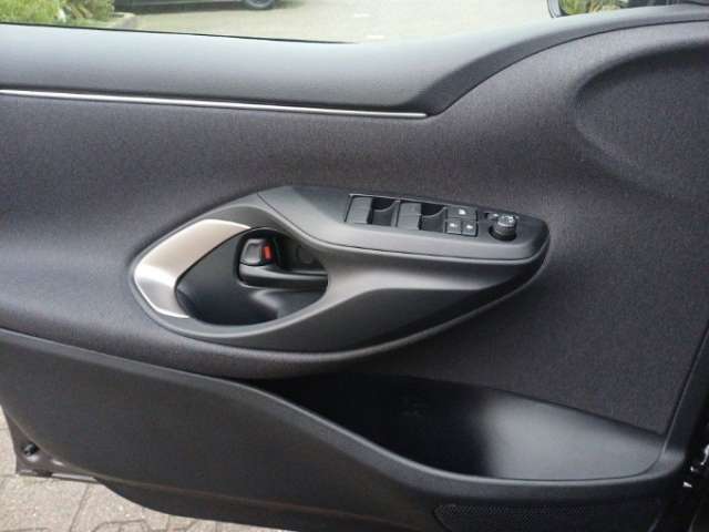 Fahrzeugbild eines Mazda Mazda2 Hybrid