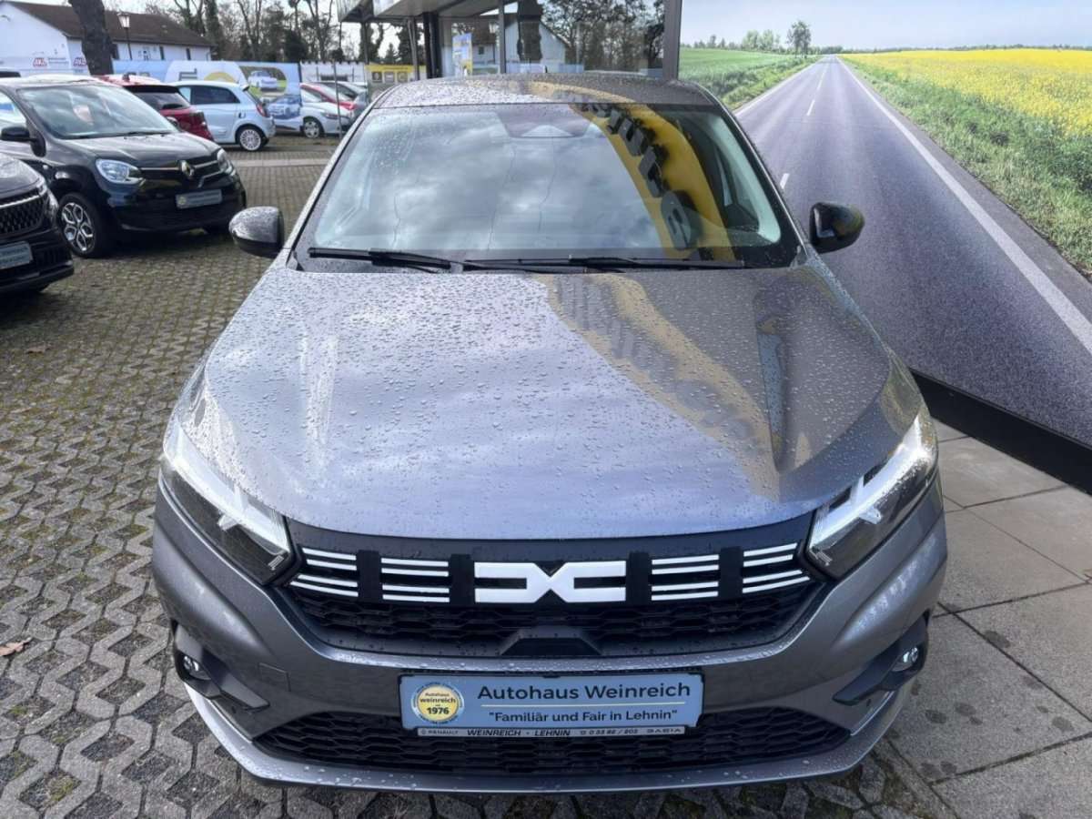 Fahrzeugbild eines Dacia Sandero