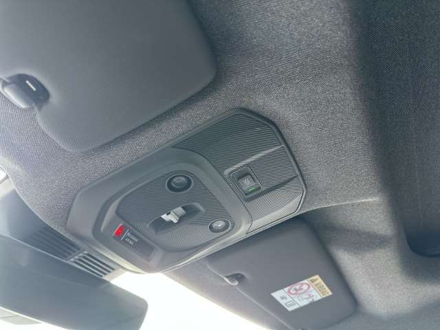 Fahrzeugbild eines Renault 4 E-TECH