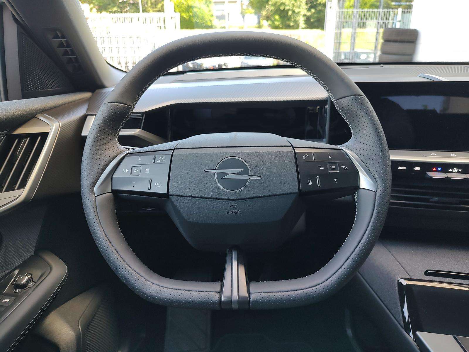 Fahrzeugbild eines Opel Grandland X