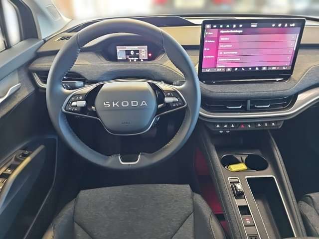Fahrzeugbild eines Skoda ELROQ